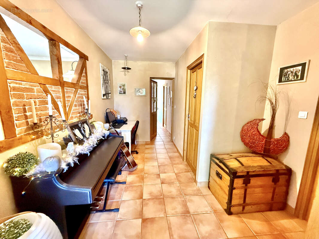 Maison à CRUZILLES-LES-MEPILLAT