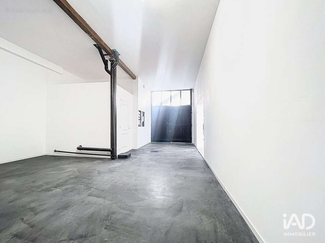 Photo 2 - Commerce à CANNES