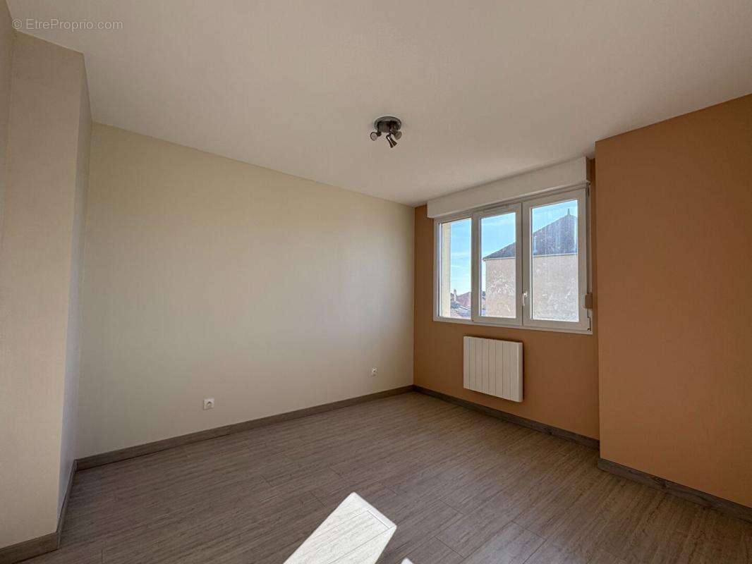 Appartement à ARS-SUR-MOSELLE