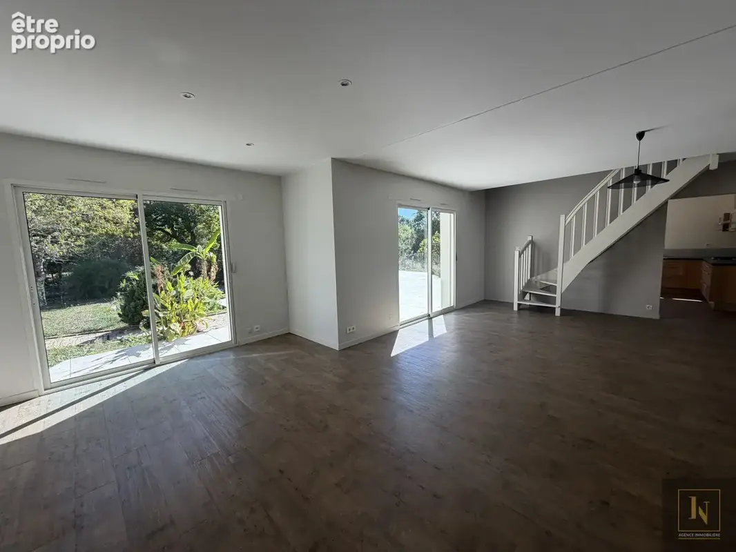 PORNIC, au calme et sur terrain de 2000 m2, maison non mitoyenne de 220 m2 avec vie de plain pied - photo 4