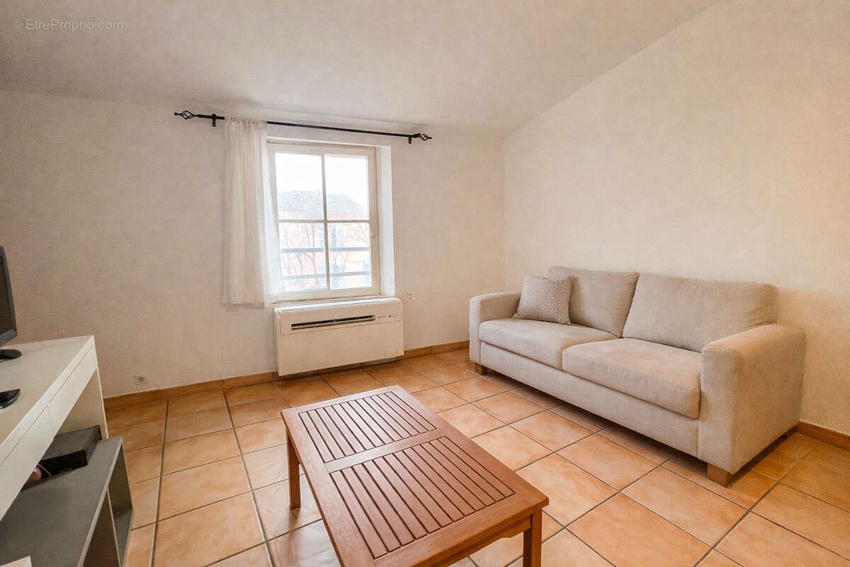Appartement à LORGUES