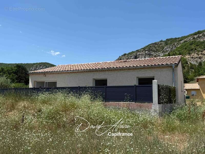 Maison de plain-pied récente – 81,5 m² – 3 chambres – Garage - Châteauneuf-de-Chabre (05) - photo 6