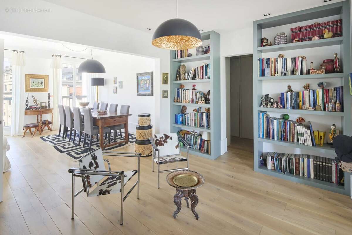 Appartement à PARIS-7E