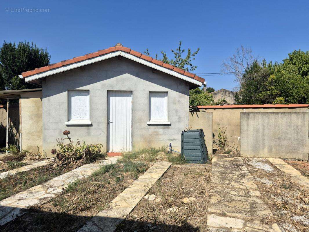 Plain-pied, jardin clos, garage, à Condom (32100) - photo 7