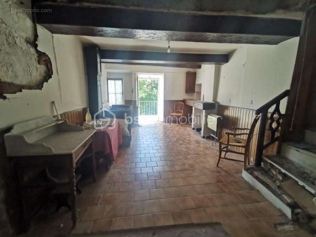 Appartement à THOARD