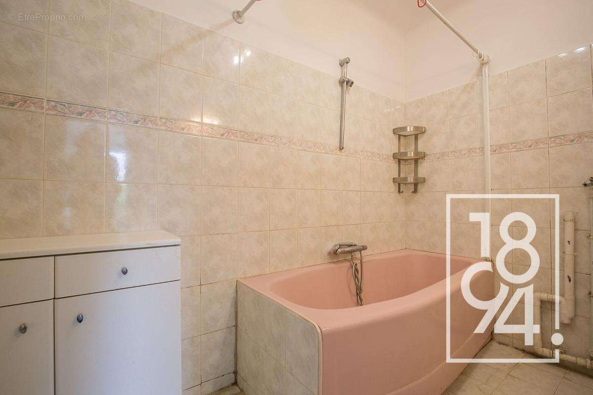 Appartement à MARSEILLE-5E