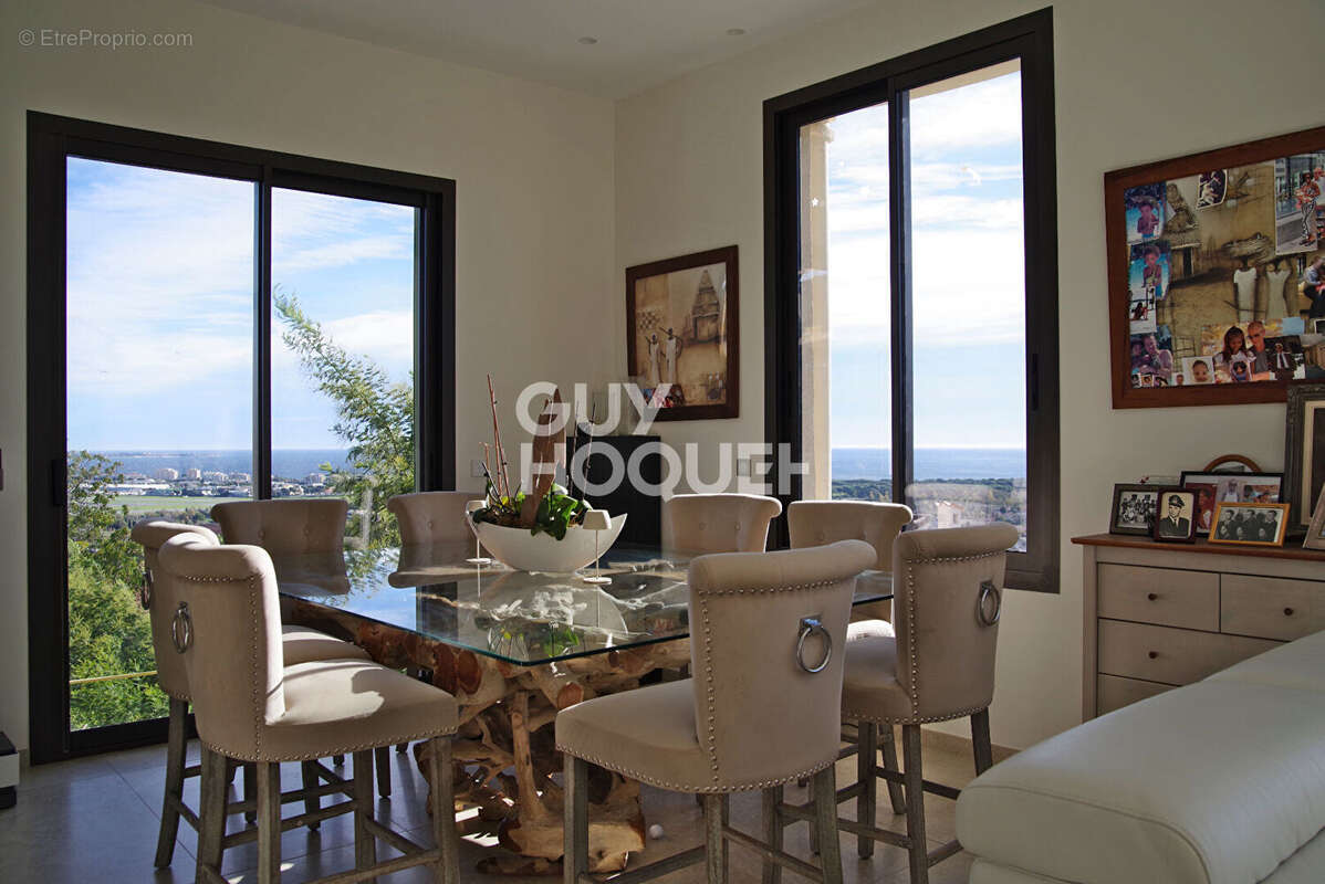 Maison à MANDELIEU-LA-NAPOULE