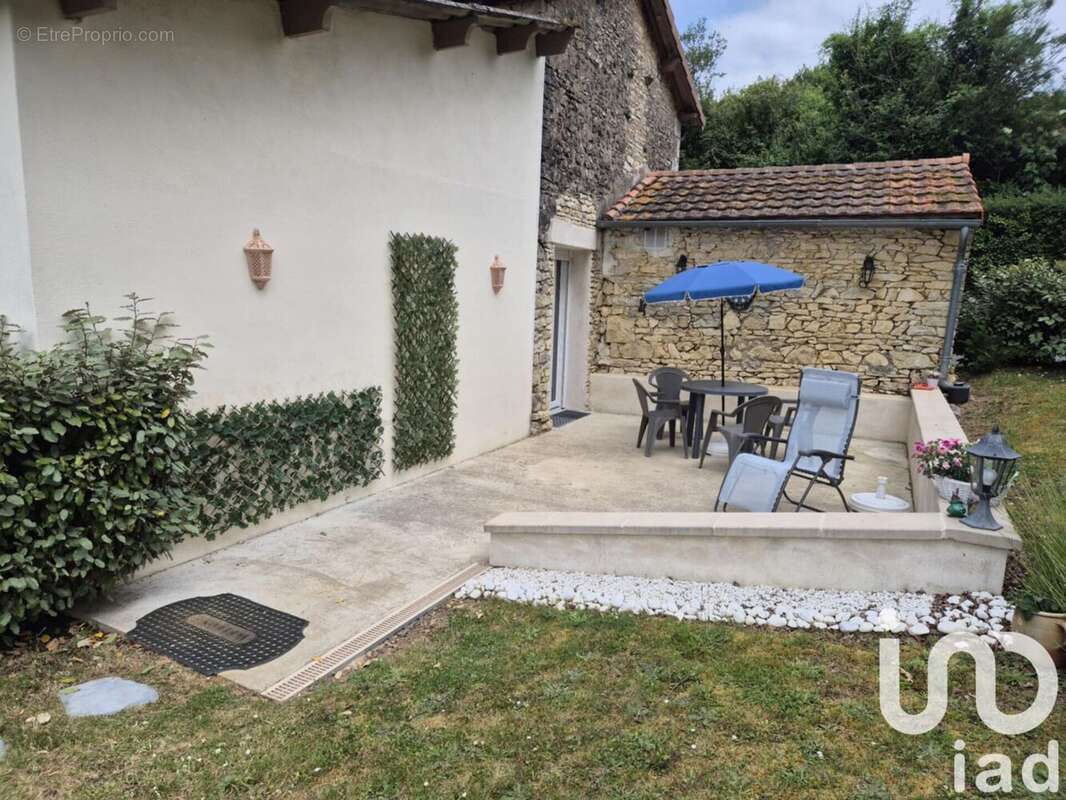 Maison 74 m² à Payroux  - photo 8