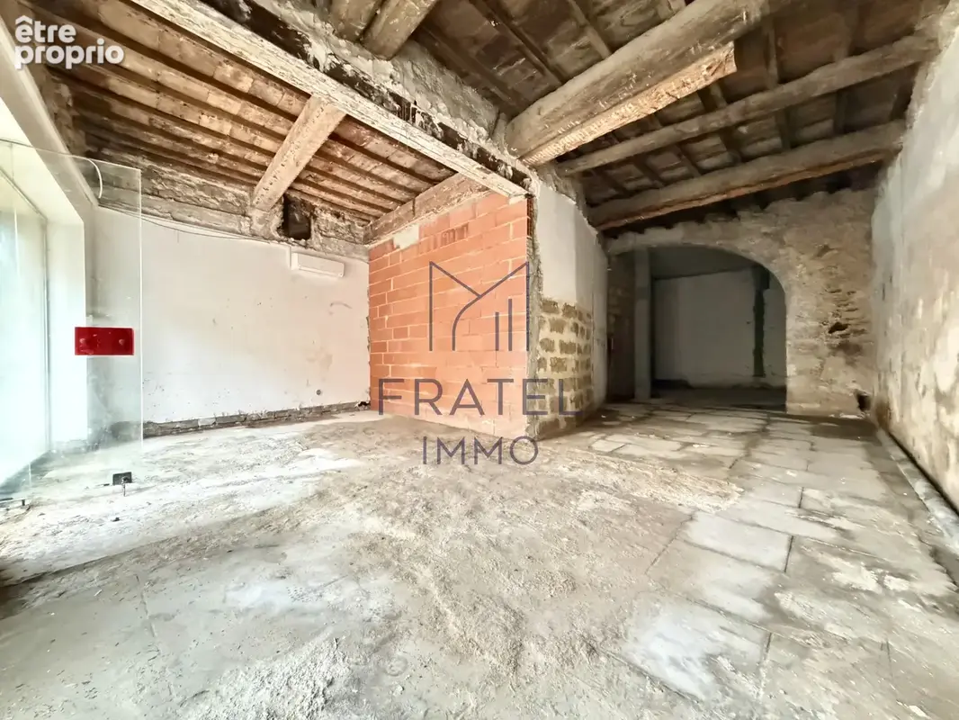 Local commercial & habitation   68 m2 - photo 2