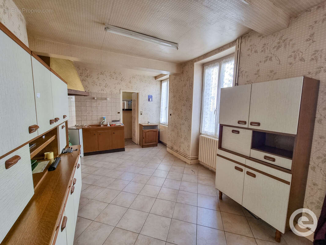 Maison à RAVIERES