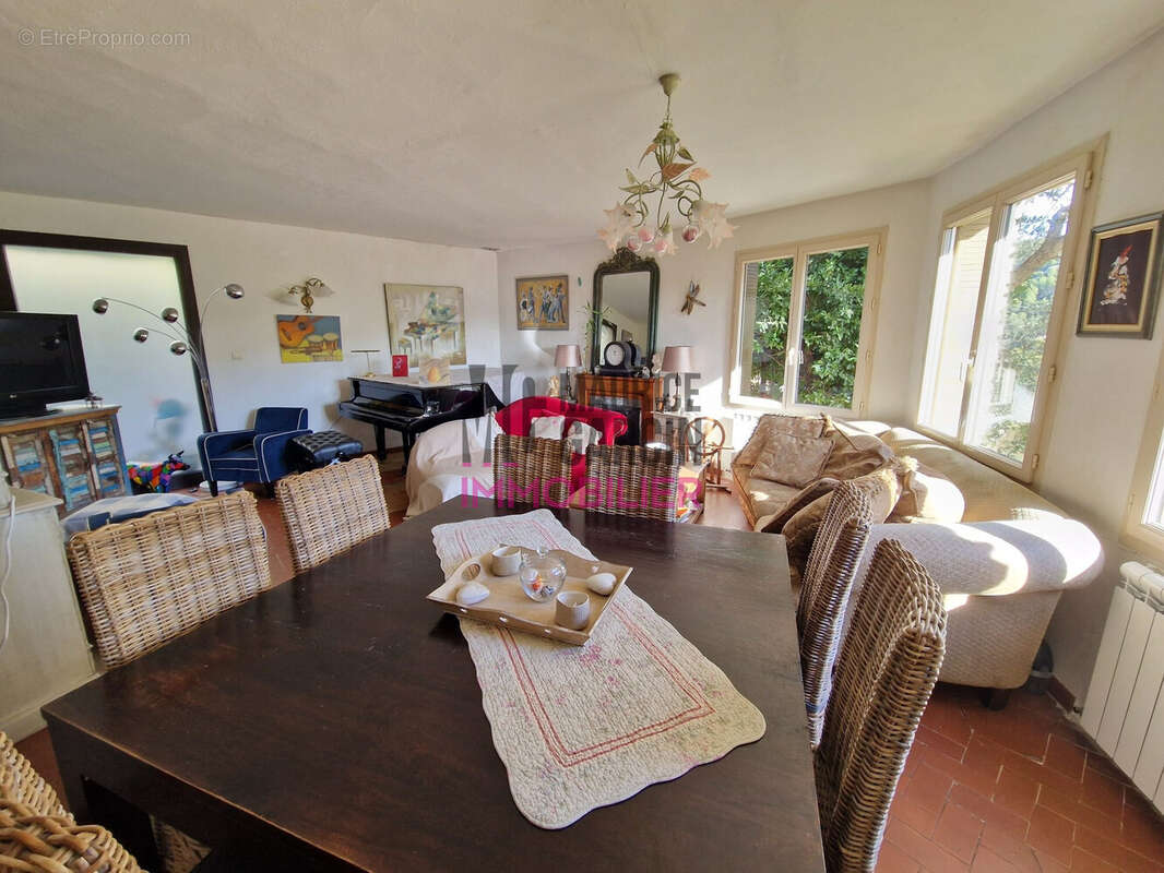 Maison à SAUMANE-DE-VAUCLUSE