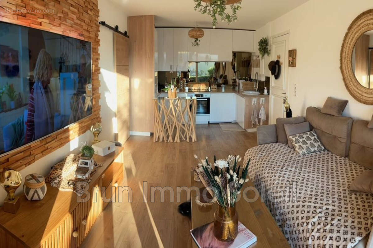 Appartement à LA CROIX-VALMER