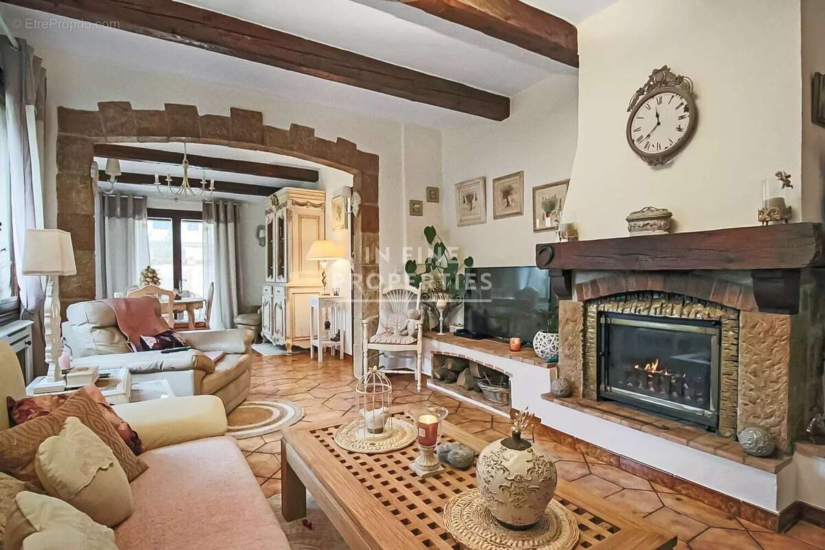 Maison à MANDELIEU-LA-NAPOULE