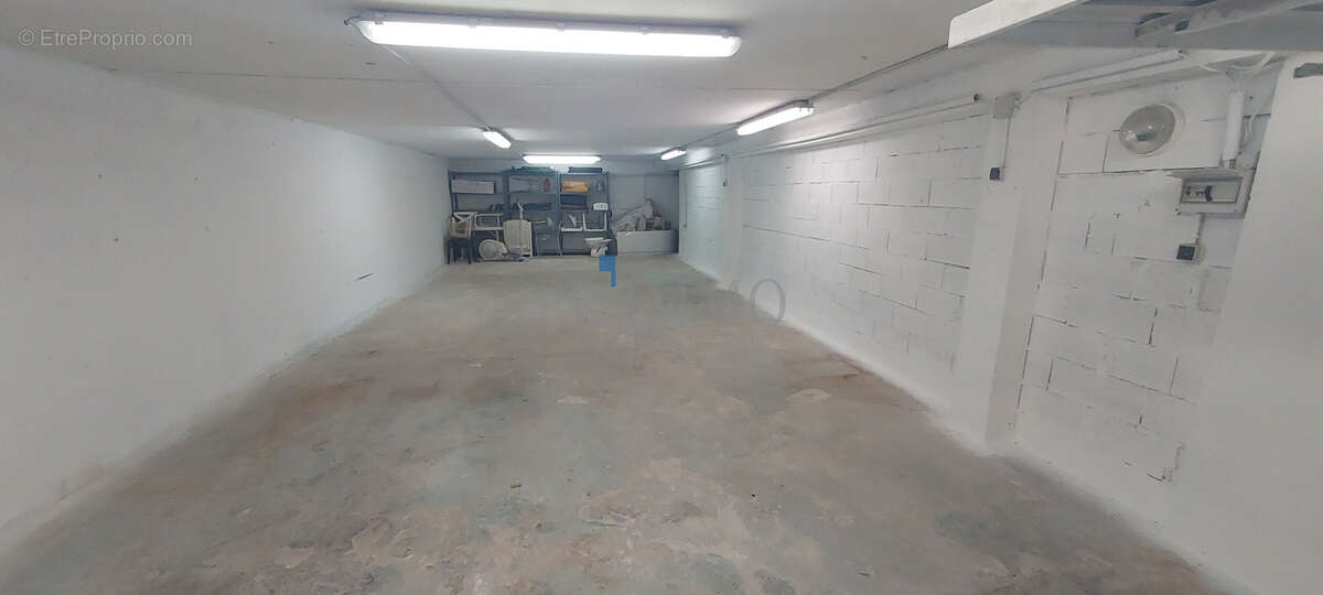 Parking à SAINT-RAPHAEL