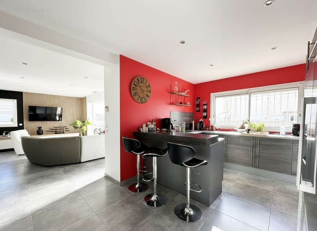 Maison 123 m² à Saint-Cyprien  - photo 3