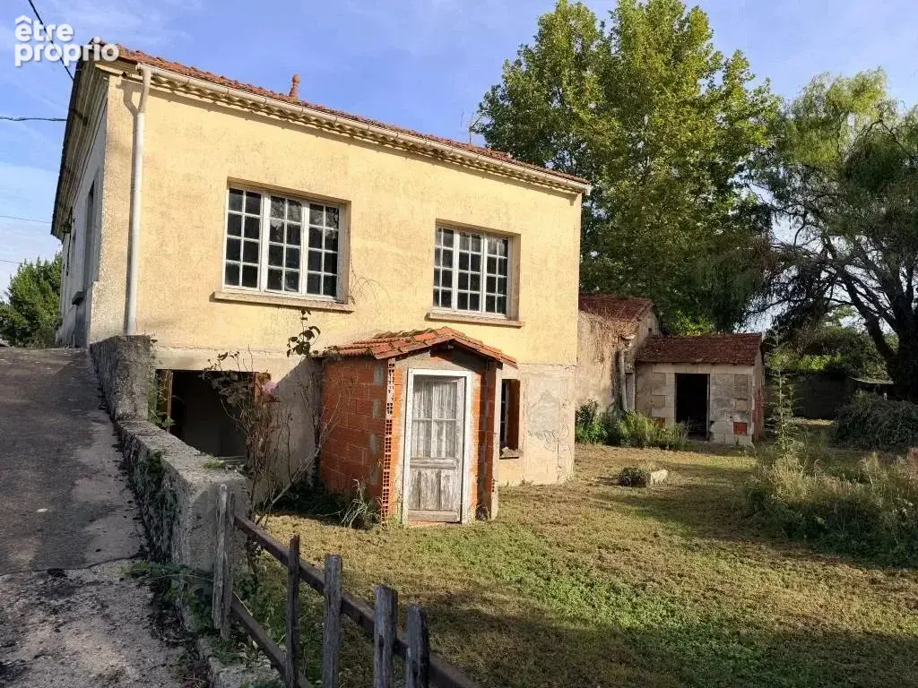 Mazion maison a restaurer avec dependances - photo 2