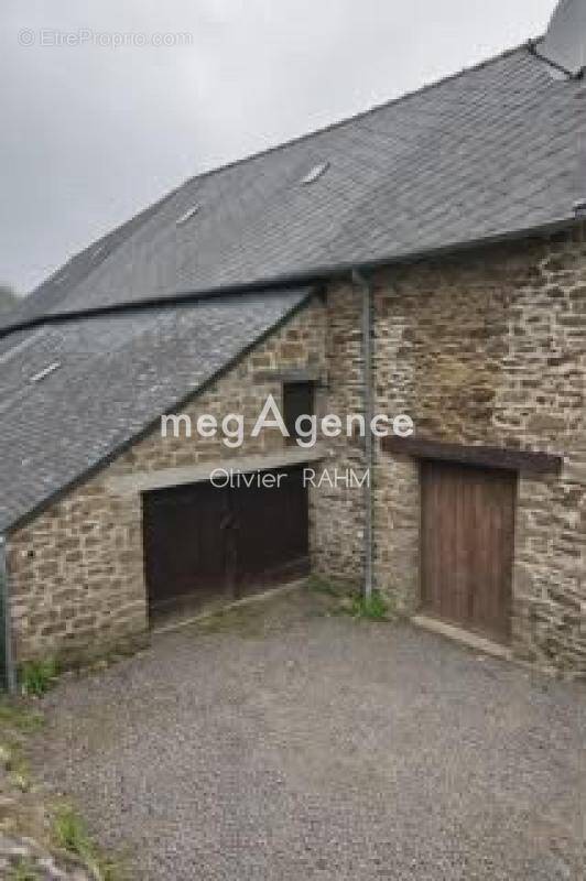 Maison à SAINT-BROLADRE