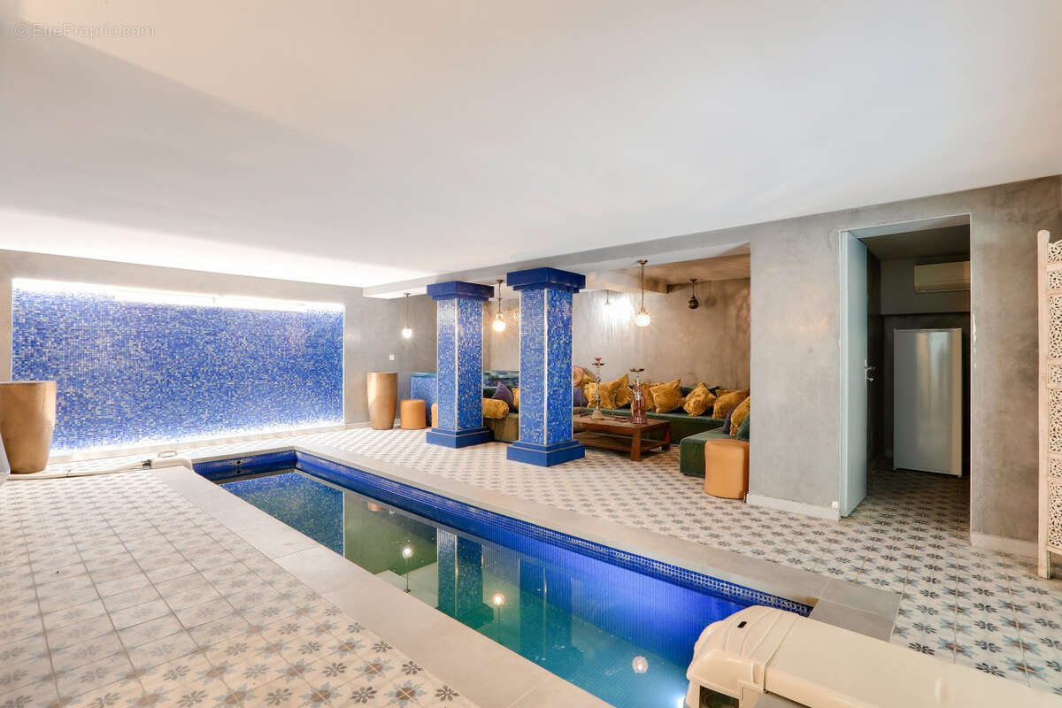 Maison à SAINT-LAURENT-DU-VAR