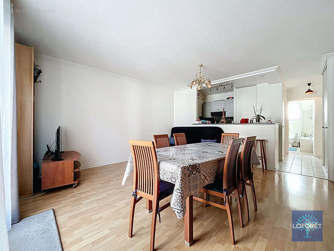 Appartement à CHILLY-MAZARIN