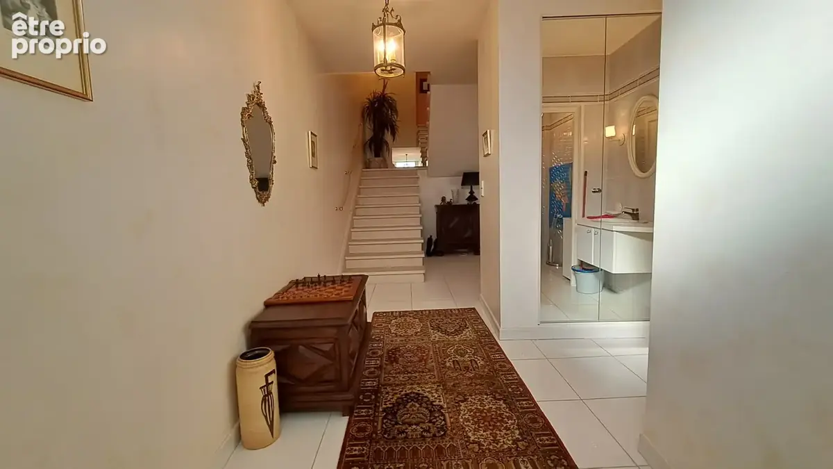 VILLA FAMILIALE D’EXCEPTION   Piscine 10×5, suite parentale XXL, garage indépendant... - photo 3