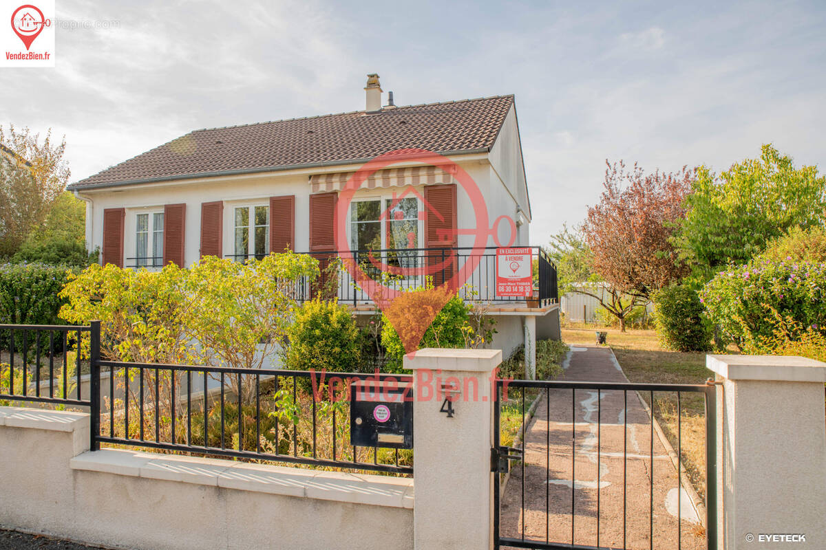 Maison à SAINT-DOULCHARD