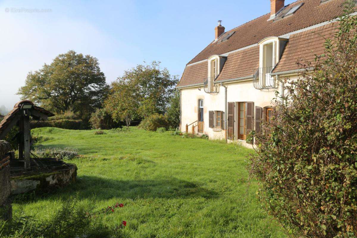 Maison à SAINT-DIDIER-SUR-ARROUX