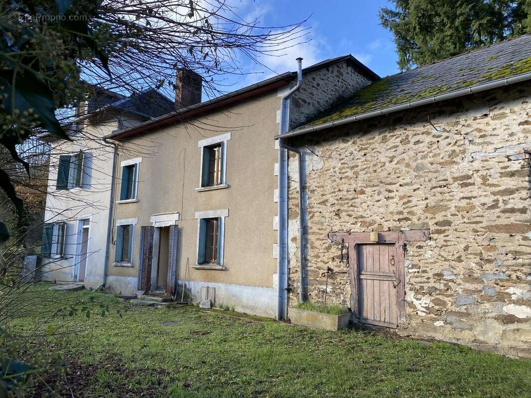 Maison à SUSSAC