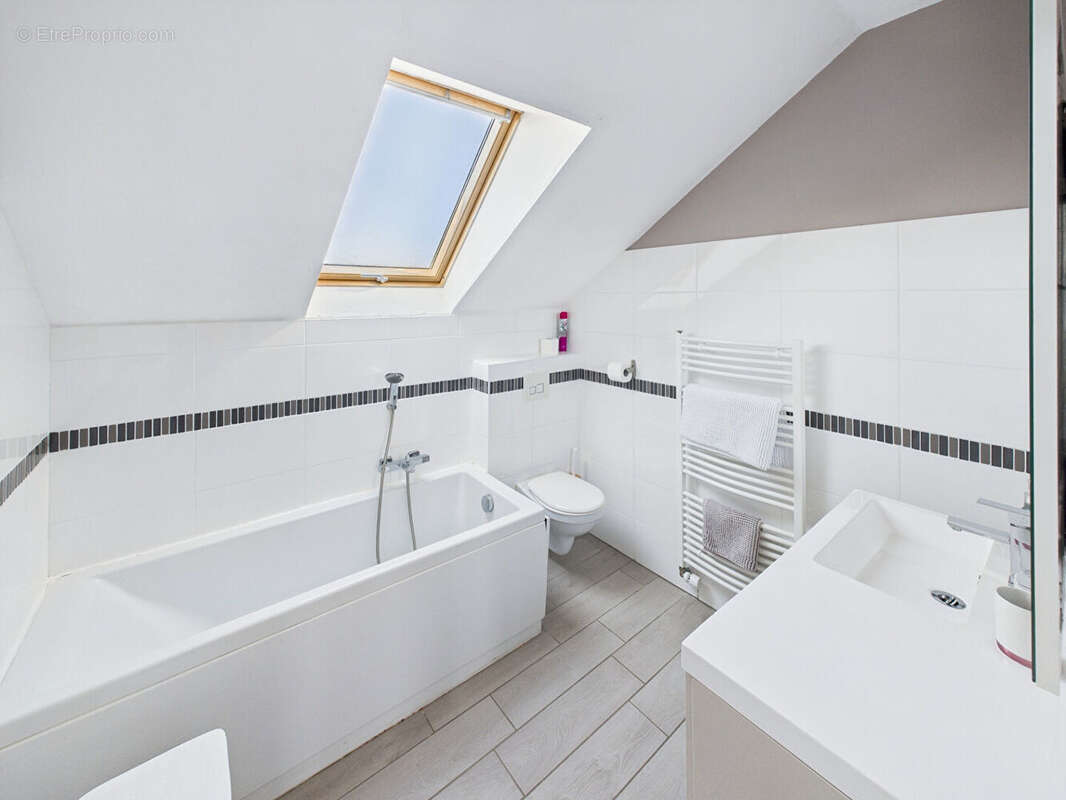 Maison à BOUSSAC-BOURG