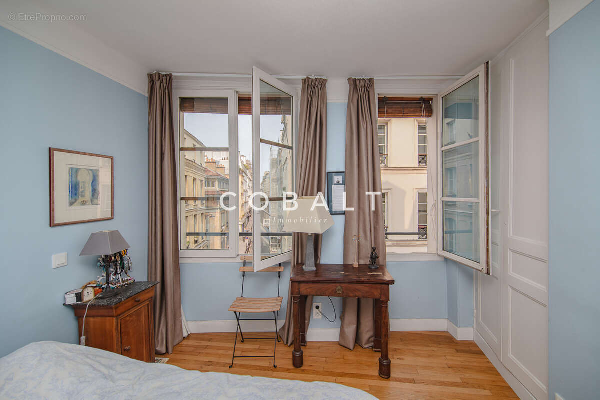 Appartement à PARIS-2E