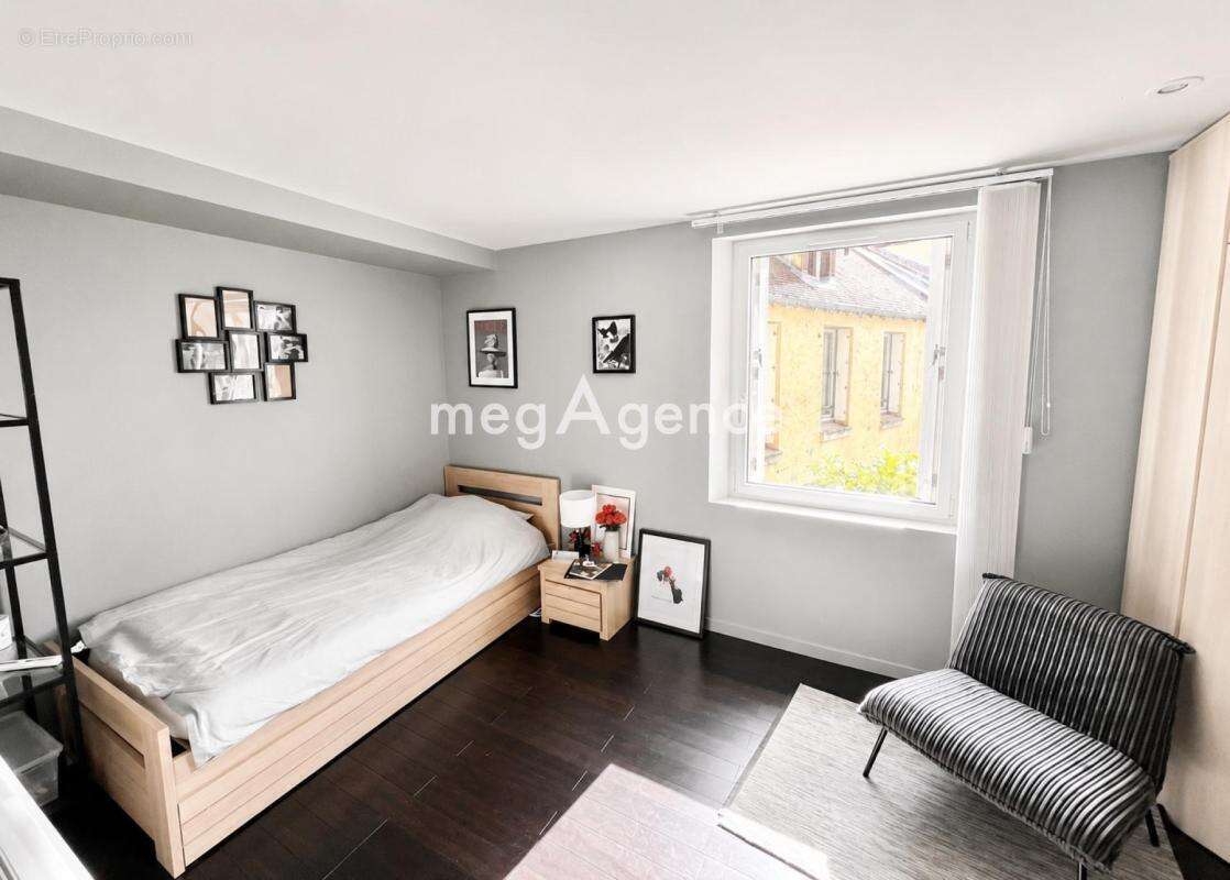 Triplex esprit maison 118 m² avec jardin, cheminée et 3 parkings – Saint-Nom-la-Bretèche - photo 2