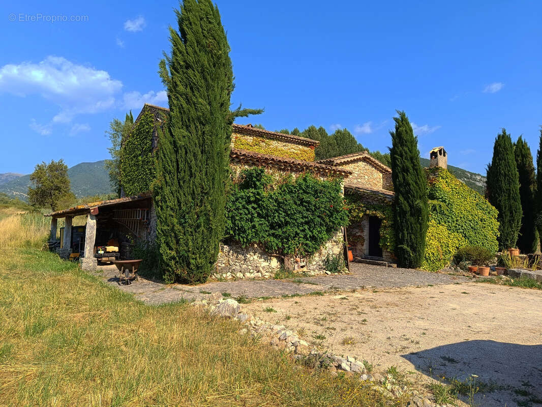 Reilhanette / propriete / ancien moulin restaure / terrain 2ha env. / vue imprenable - photo 6