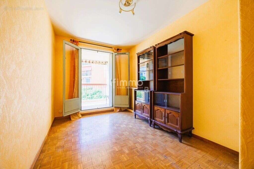 Appartement à MARSEILLE-3E