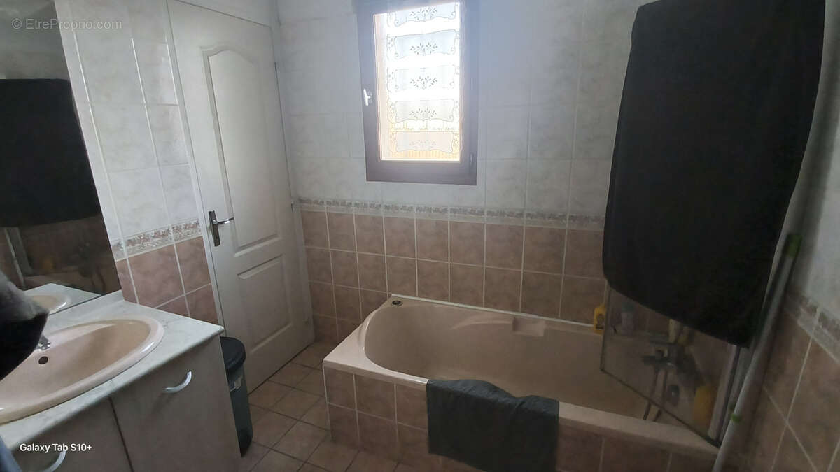 Maison à NEUVIC-ENTIER