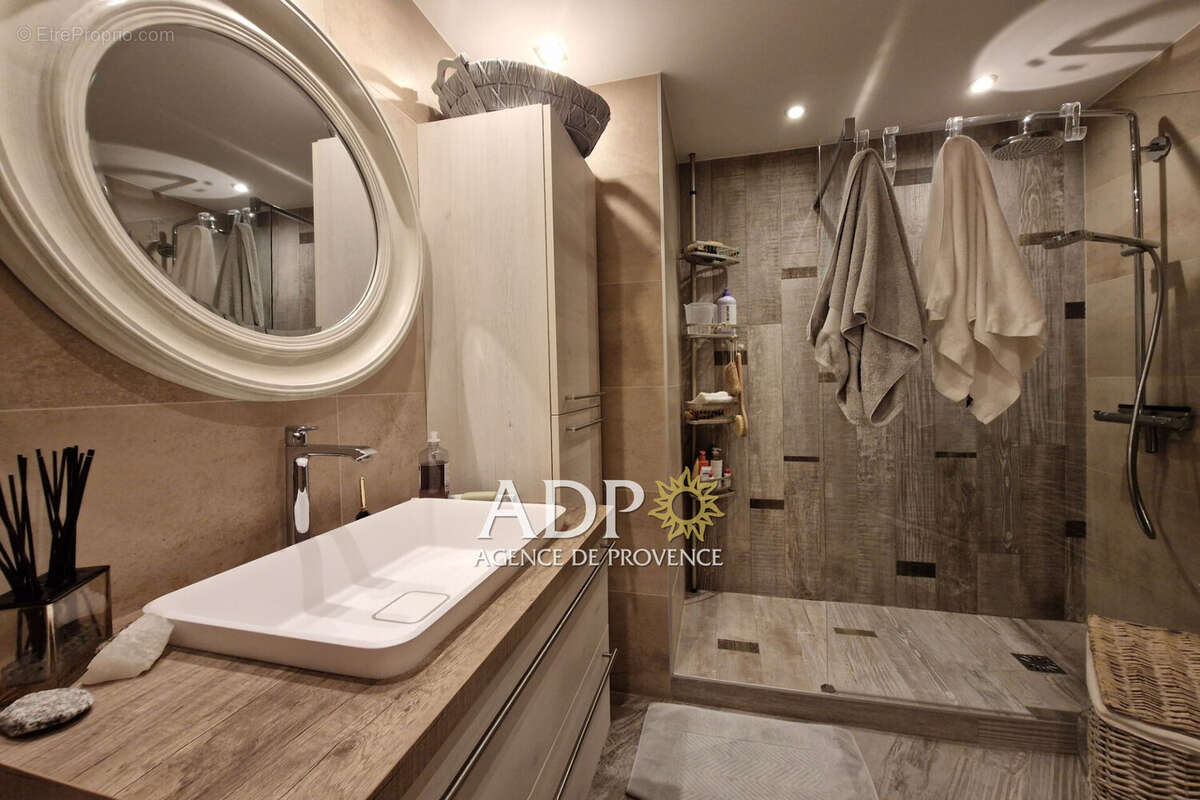 Appartement à MANDELIEU-LA-NAPOULE