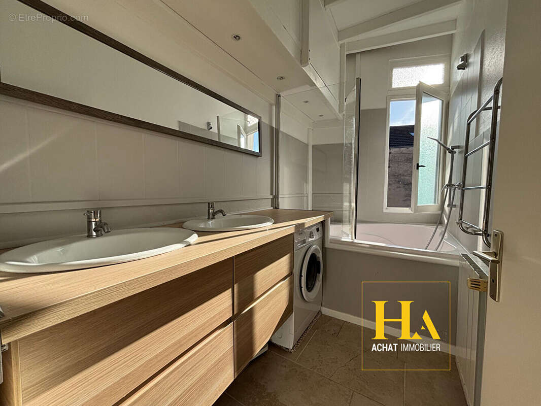 Appartement à ROMANS-SUR-ISERE