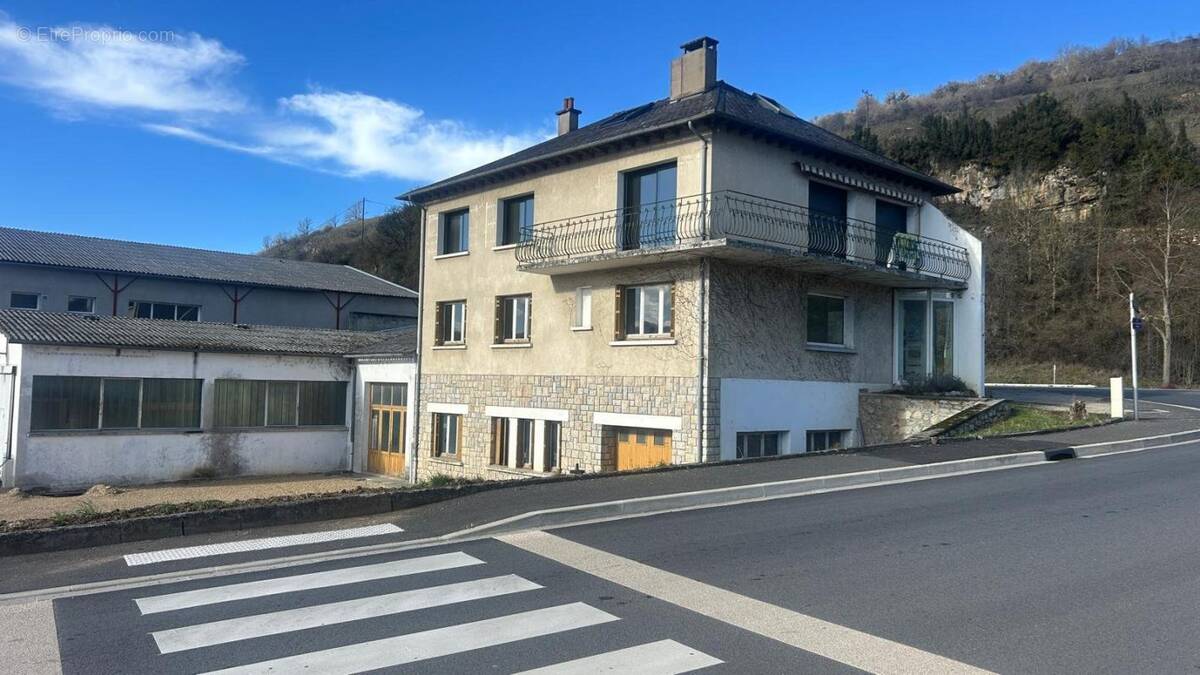 Appartement à ESPALION