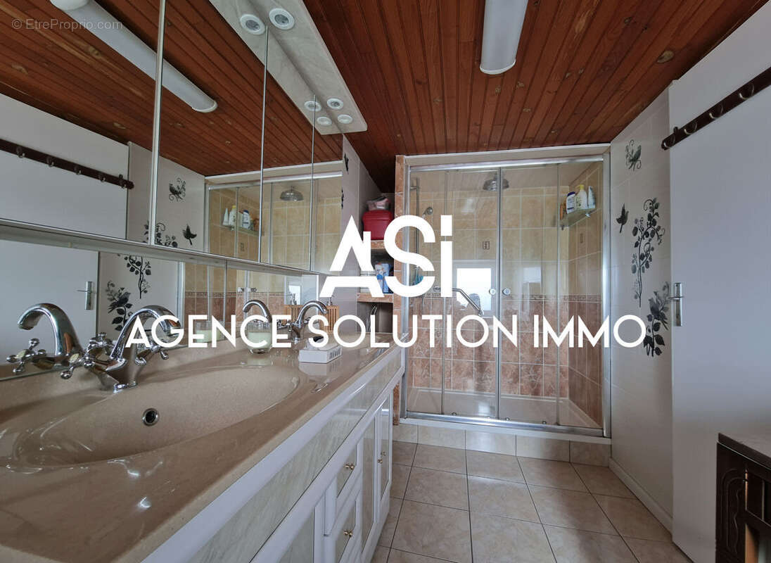 Maison Saint Sulpice 121 m²  - 3 chambres sur 1287 m² de terrain et 4 garages et car-port - photo 11