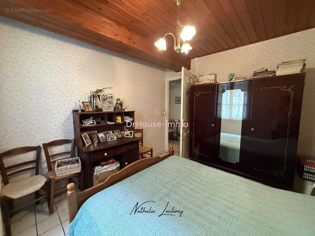 Maison 130 m² à Castillon-La-Bataille  - photo 9