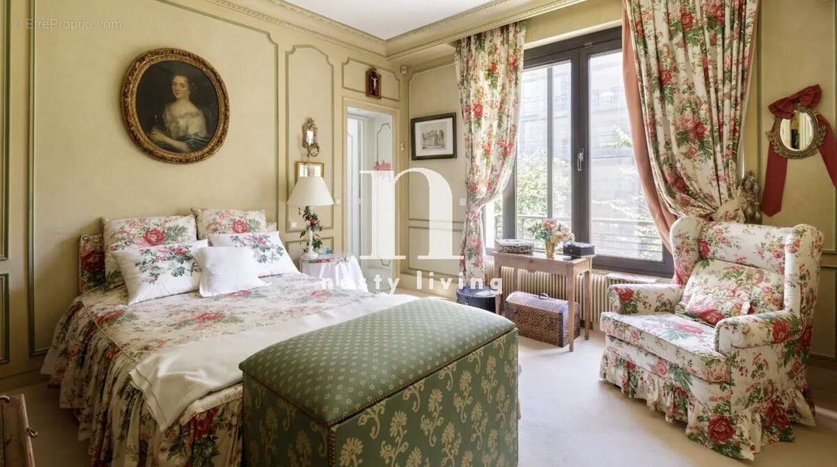 Appartement à PARIS-16E