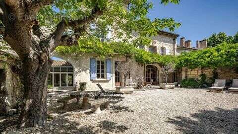 Maison à FONTVIEILLE