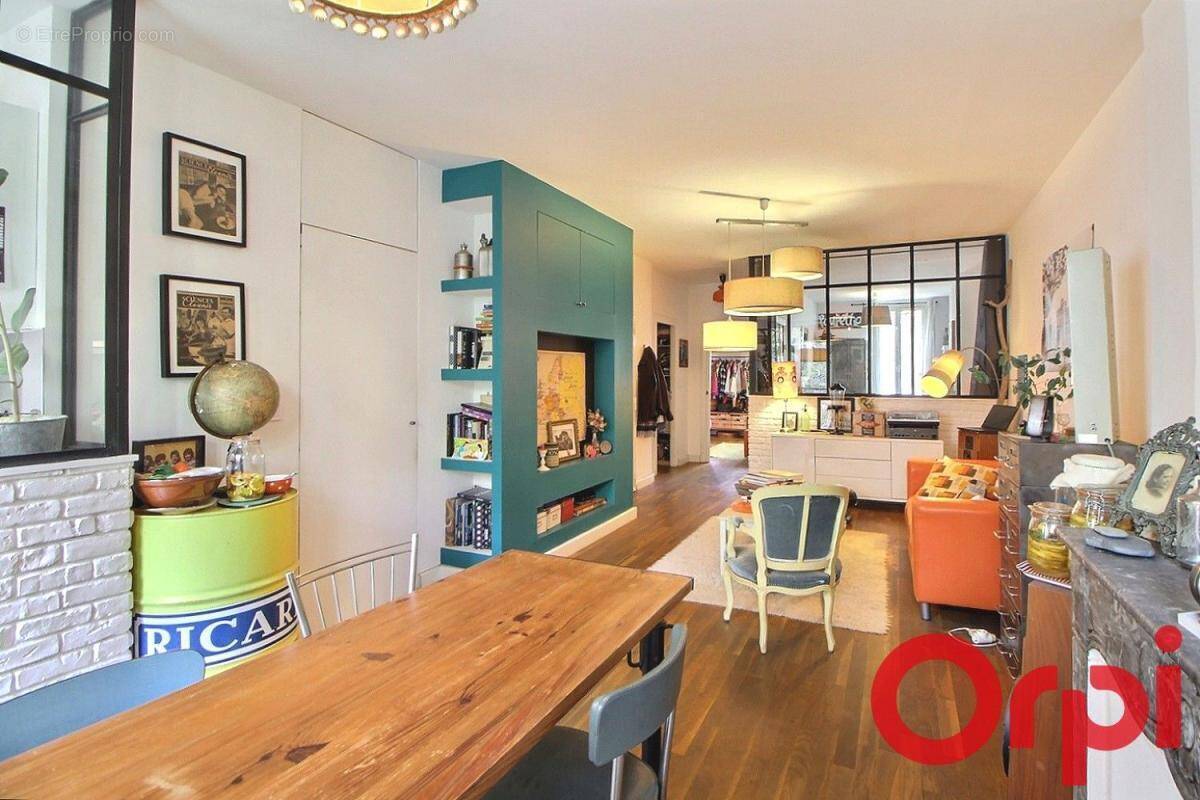 Appartement à MARSEILLE-1E