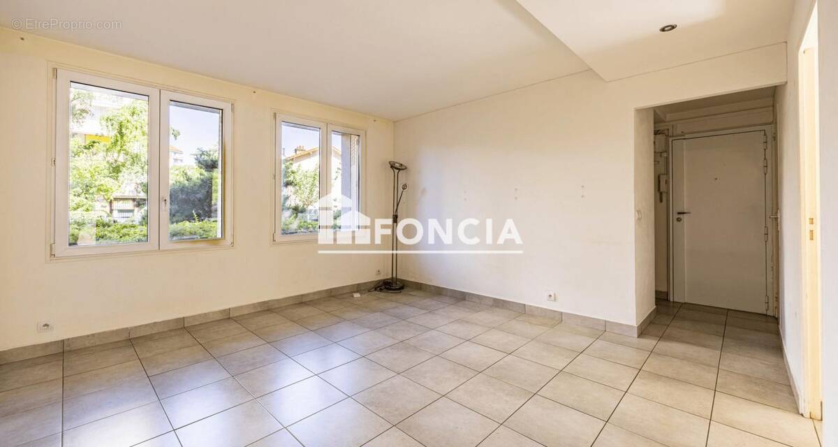 Appartement à MONTROUGE