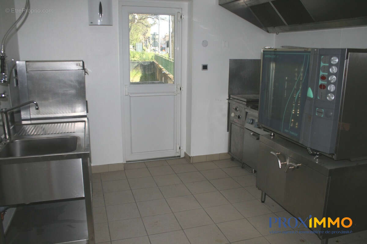 200 m² à Saint-Jean-De-Moirans  - photo 7