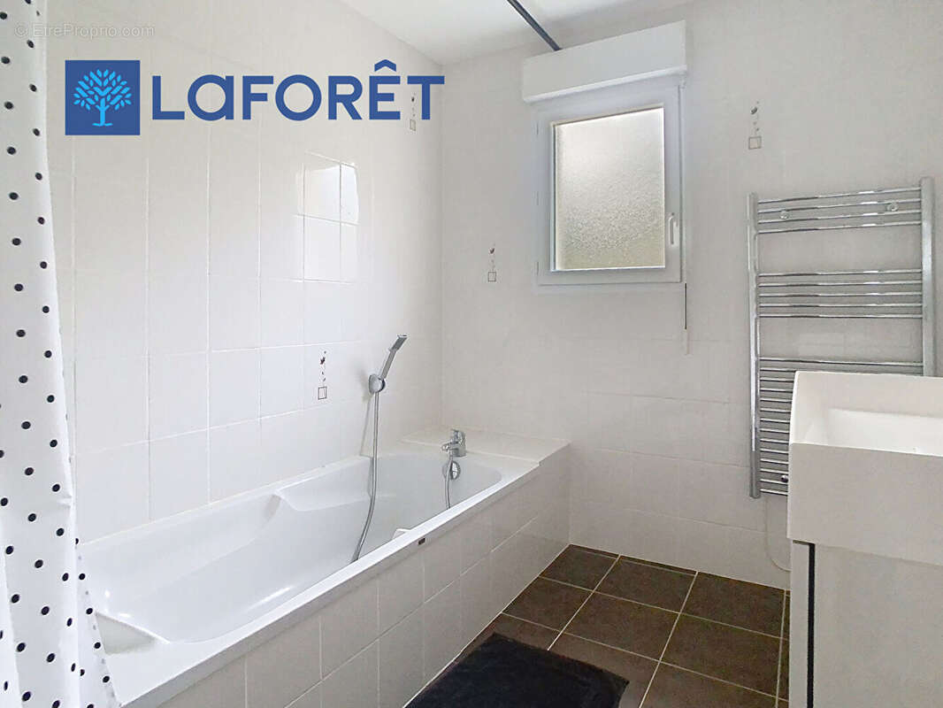 Maison à MUR-DE-BRETAGNE