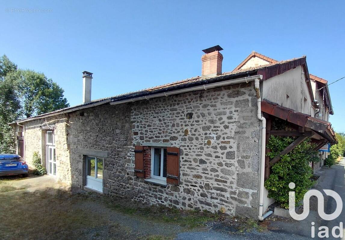 Photo 1 - Maison à SAINT-AMAND-JARTOUDEIX