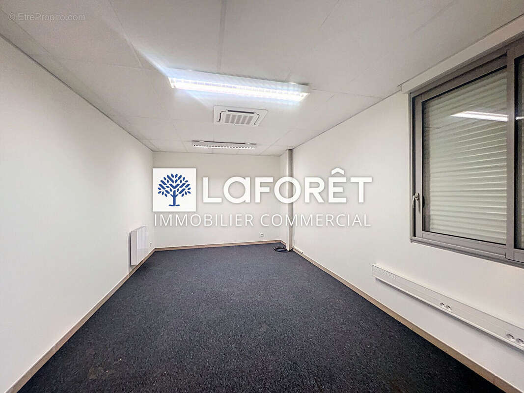 Commerce à MONCOUTANT