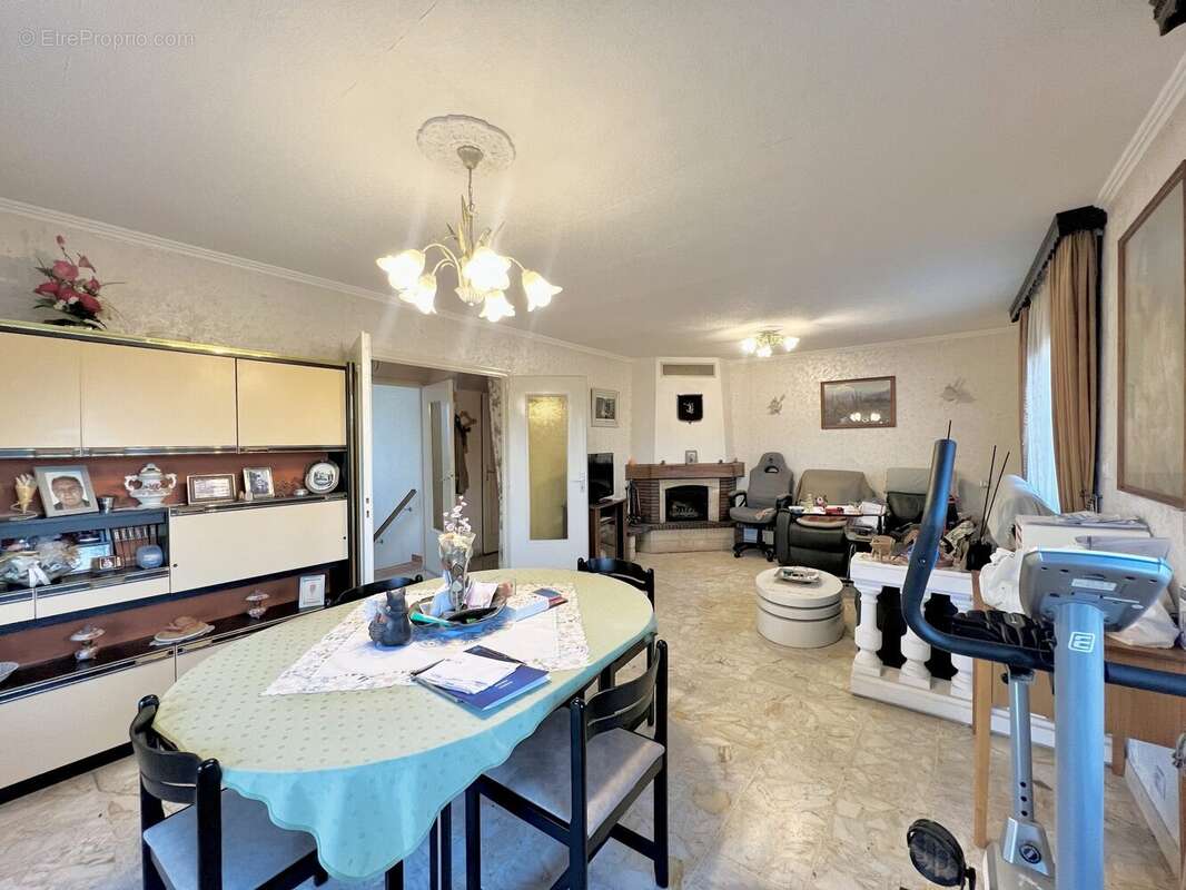 Maison à SAINT-ROMAIN-DE-JALIONAS