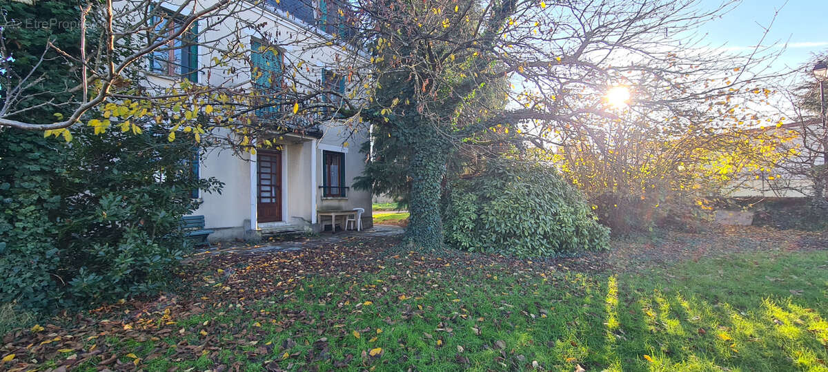 Maison à LIMEIL-BREVANNES