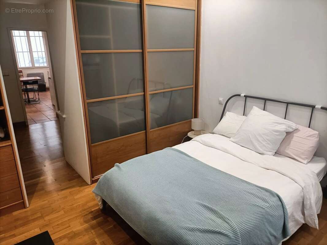 Appartement à PARIS-8E