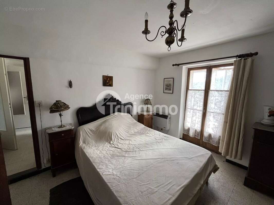 Vente Contes Maison divisée en 3 appartements - photo 12